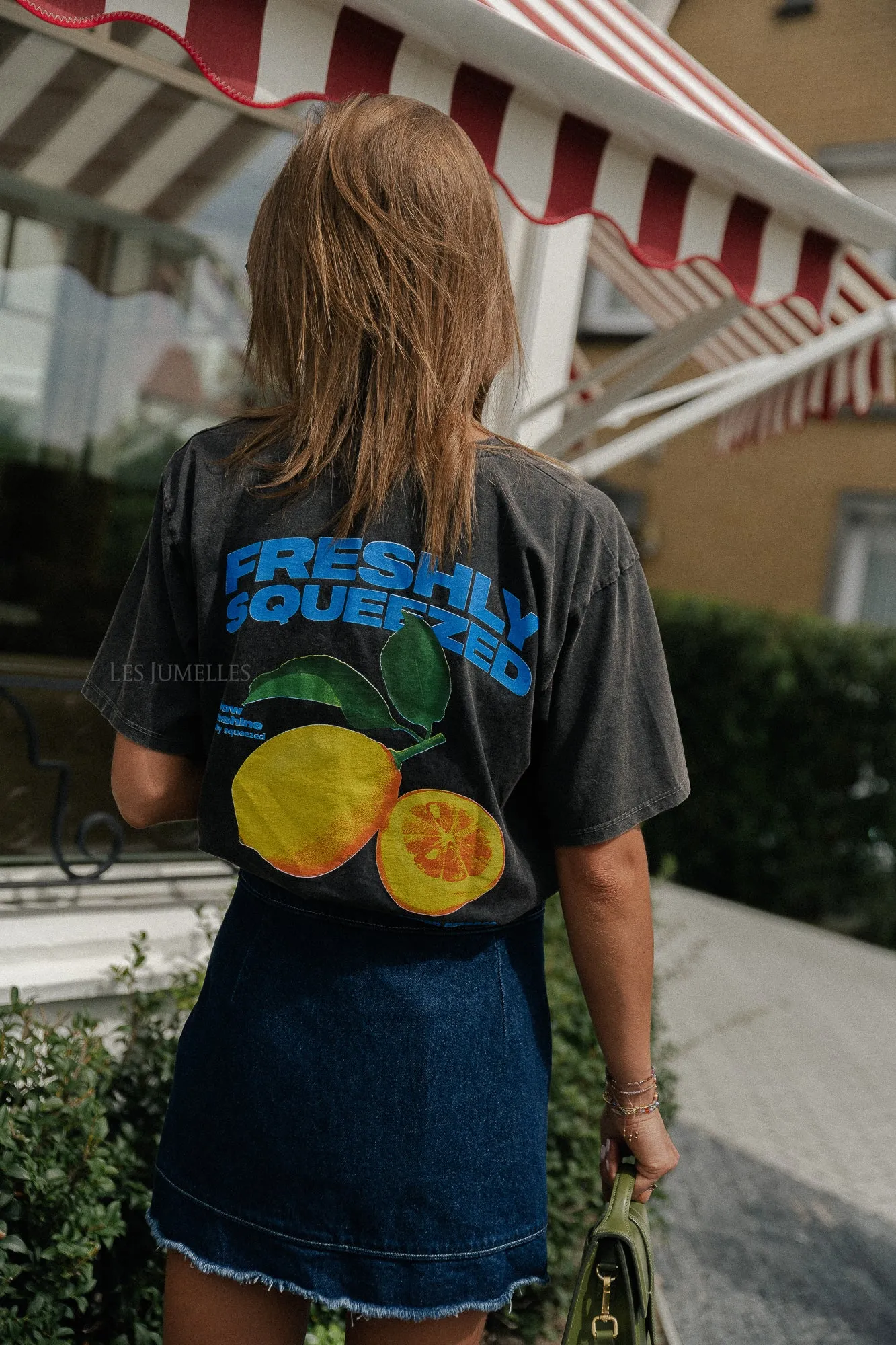 Lemon T-shirt washed black