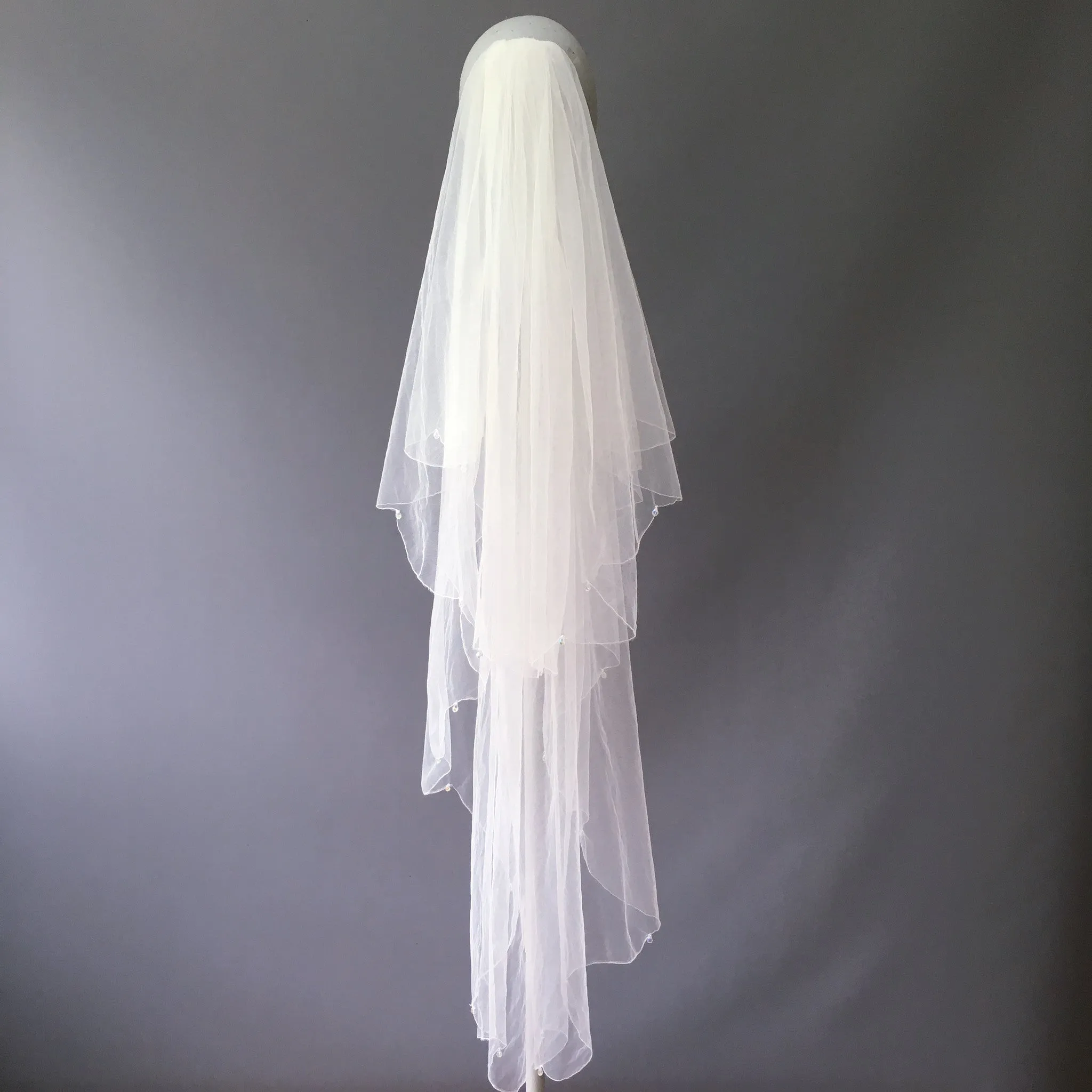 SAMPLE VEIL - Fingertip length 2 tier Ronda veil